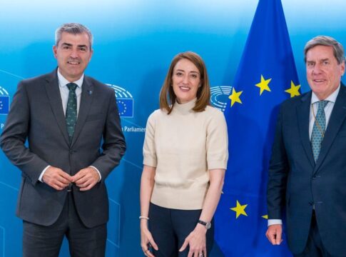 Manuel Domínguez ofrece Canarias para la celebración de la Asamblea de EuroLat que cumple su 20 aniversario