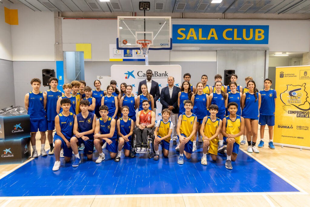 CaixaBank reúne a más de cuarenta niñas y niños de la cantera del CB Gran Canaria para promocionar el deporte inclusivo