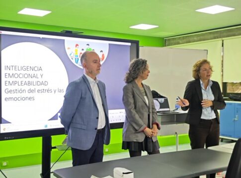 La Cámara y CaixaBank Dualiza forman a 300 estudiantes de FP en habilidades blandas claves para el empleo