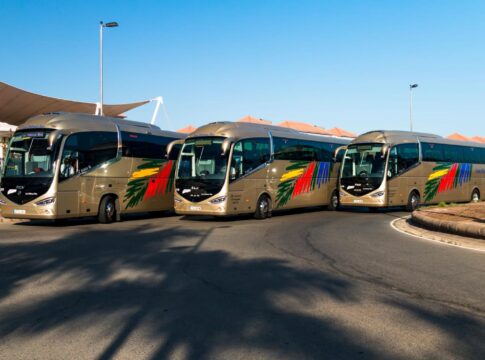 Elizabeth López: “Impulsamos un transporte discrecional más profesional, digital y sostenible en Canarias”
