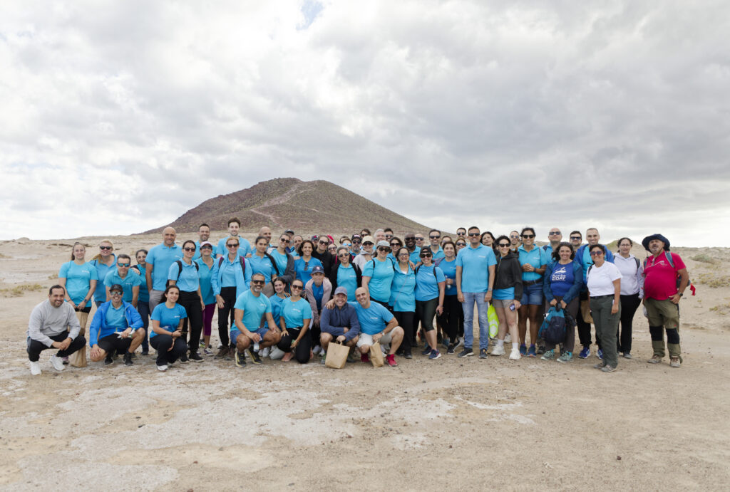 CaixaBank reúne a cerca de 400 voluntarios en Canarias en una gran jornada medioambiental simultánea en diferentes islas
