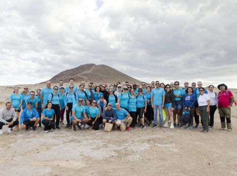 CaixaBank reúne a cerca de 400 voluntarios en Canarias en una gran jornada medioambiental simultánea en diferentes islas