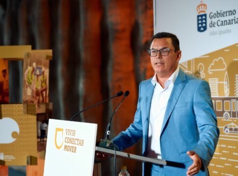 Pablo Rodríguez: “Apostamos por una movilidad sostenible y una conectividad justa para Canarias”
