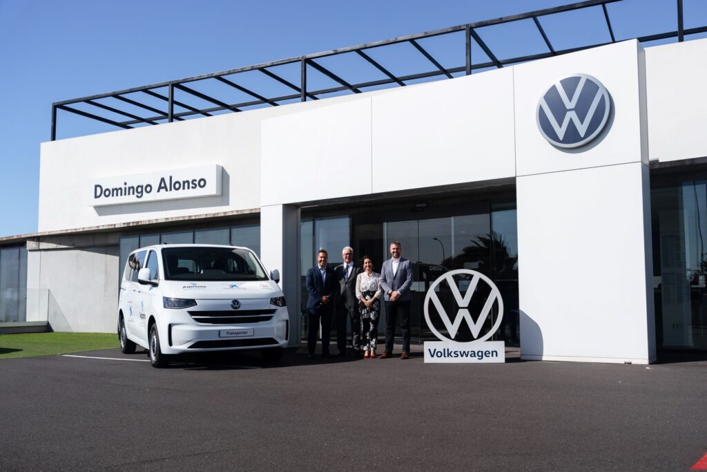 Volkswagen Comerciales, la Fundación “la Caixa” y CaixaBank impulsan la movilidad de ASPRONTE con una Volkswagen Transporter