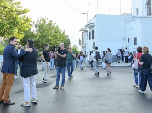 Manuel Domínguez acompaña al alumnado que inicia la PAU en Canarias en la sede habilitada de Puerto de la Cruz
