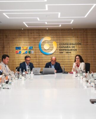 El Gobierno de Canarias expone en ASINCA su hoja de ruta para el impulso de proyectos estratégicos en las islas
