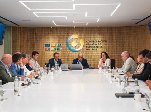 El Gobierno de Canarias expone en ASINCA su hoja de ruta para el impulso de proyectos estratégicos en las islas