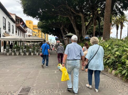 Santiago Sesé destaca la fortaleza del mercado laboral canario, pero advierte de la necesidad de afrontar la falta de profesionales y el absentismo