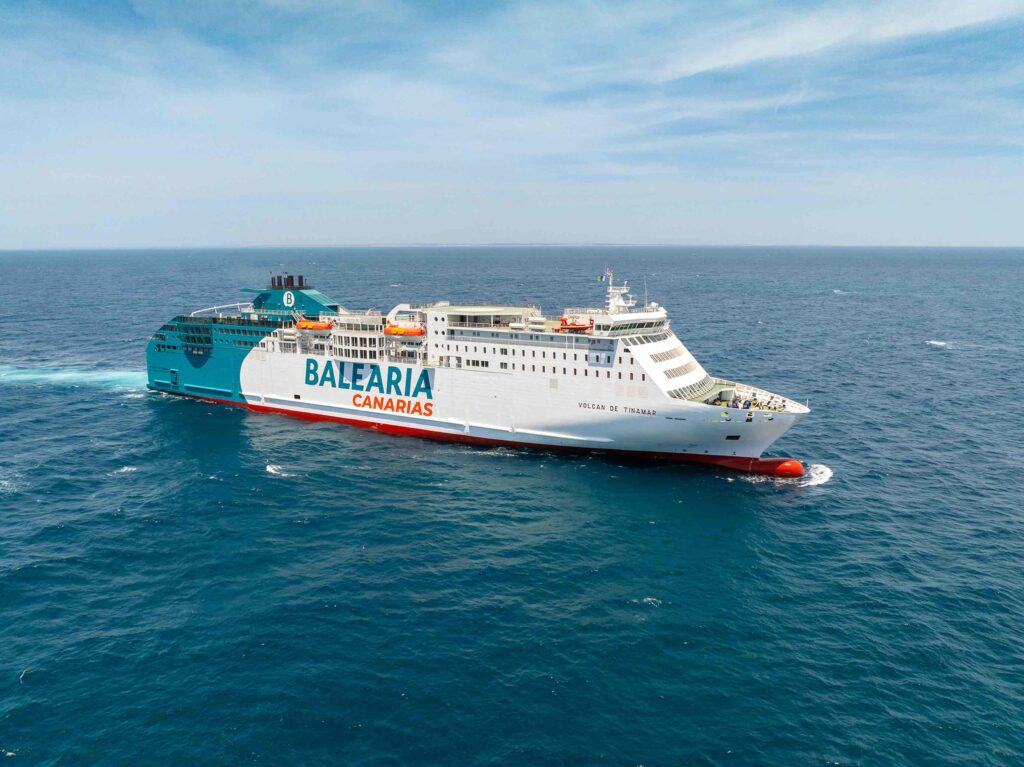 Baleària Canarias refuerza su liderazgo logístico en el archipiélago con la compra de Transportes Intercanarios