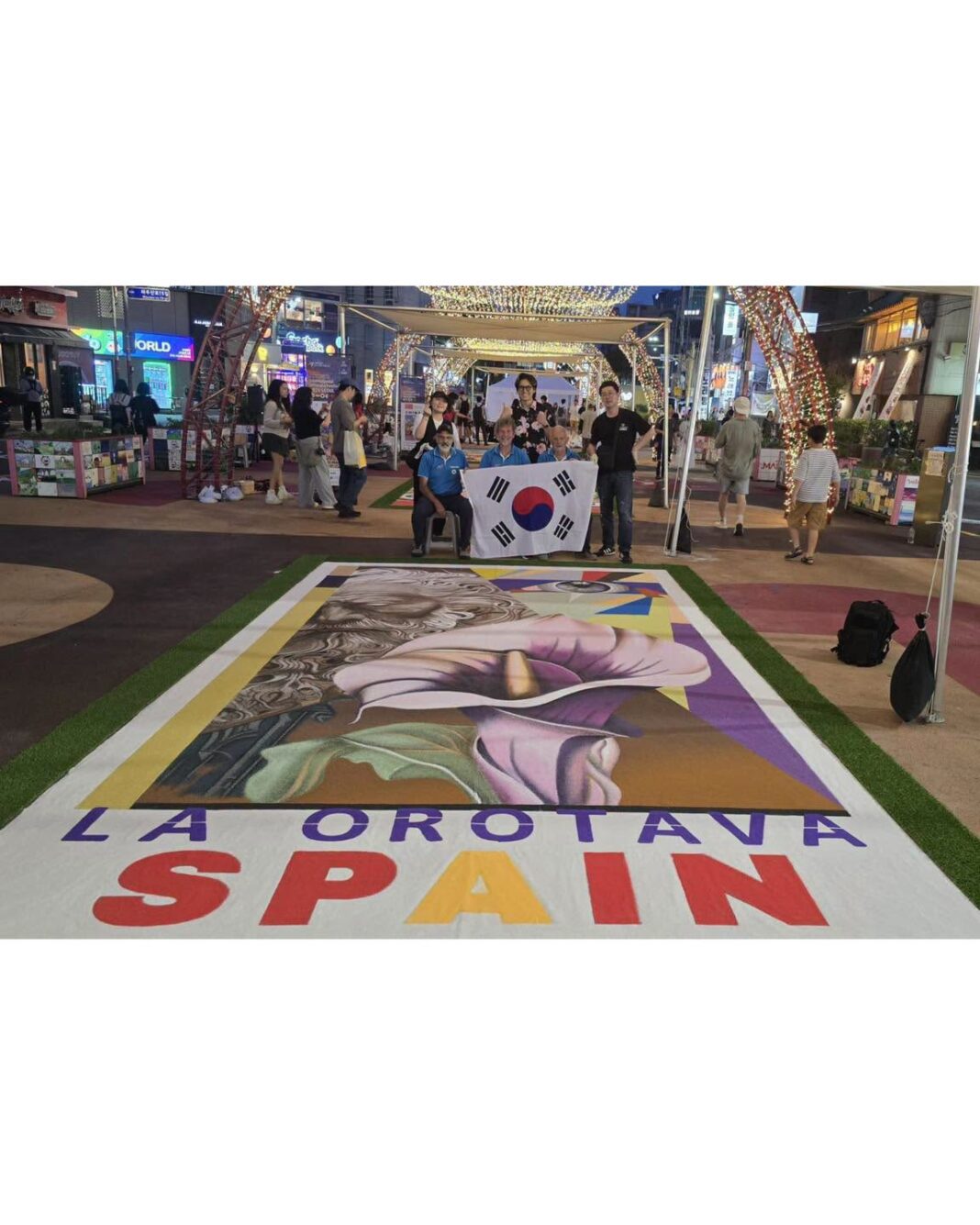 El colectivo Artearena lleva el arte efímero de las alfombras de La Orotava hasta Corea del Sur
