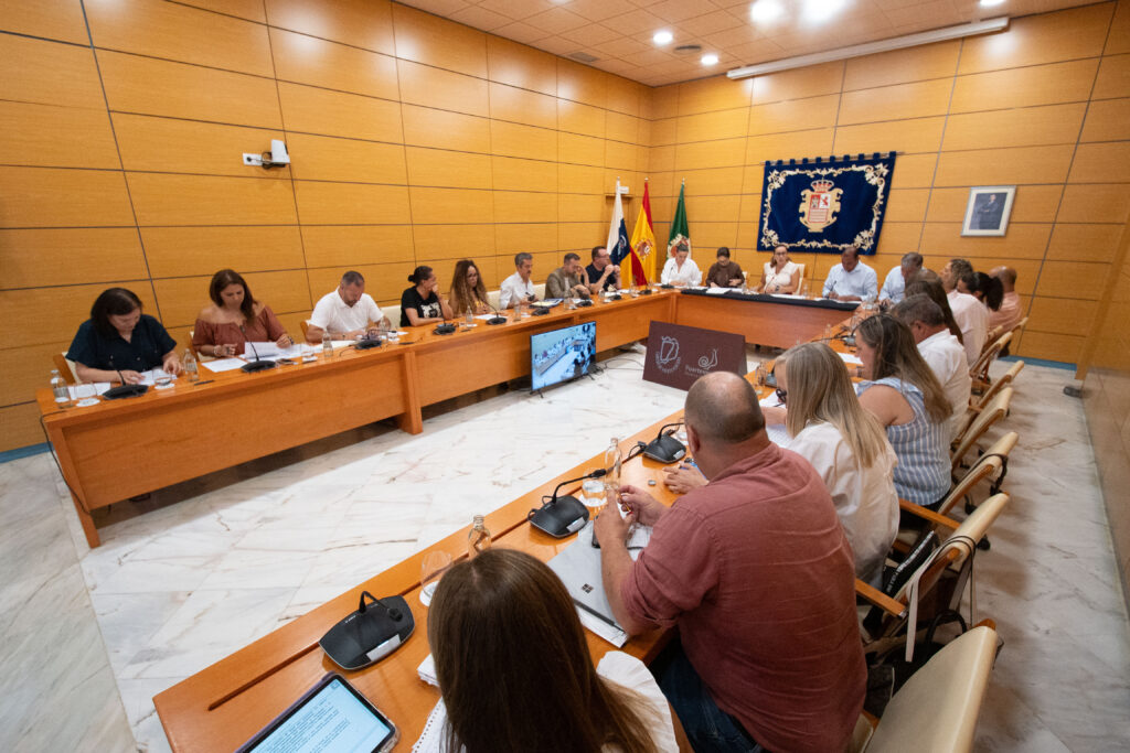 El Pleno del Cabildo aprueba una declaración institucional para impulsar las infraestructuras universitarias y una red de residencias para estudiantes